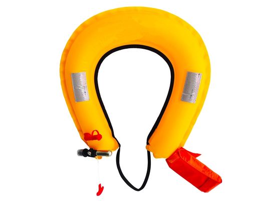 มือโยนอุปกรณ์การช่วยเหลือน้ําสายโยน Lifering Inflatable